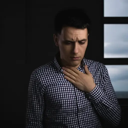 一种不安的感觉正悄悄地蔓延到他的心里。