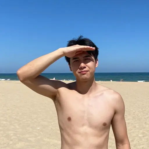 你应该小心不要在阳光下待太久。