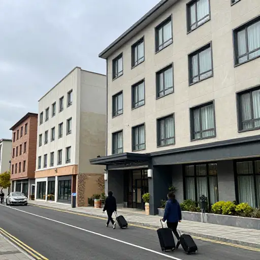 他们在会议中心附近找到了价格实惠的住宿。