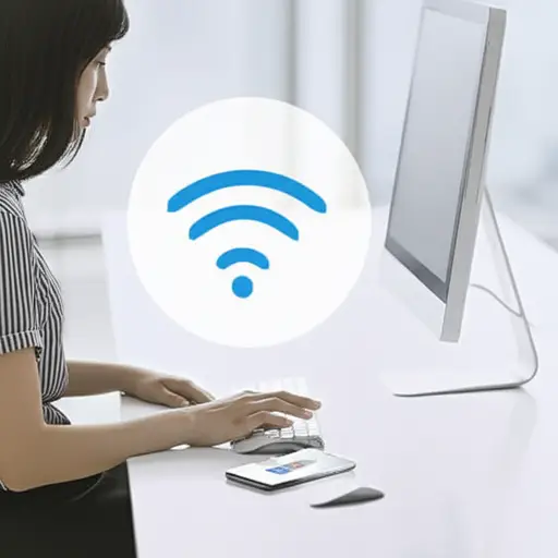 现代生活离不开互联网，我们用它来工作和娱乐。