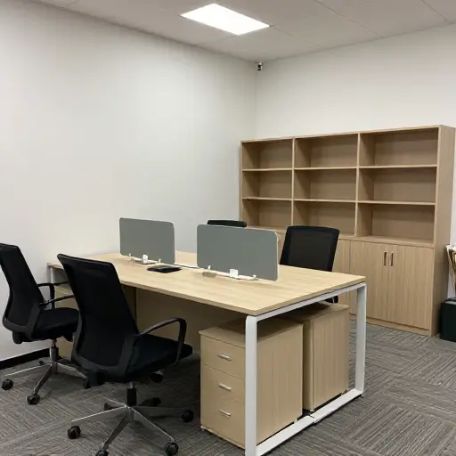 我重新布置了办公室里的家具。