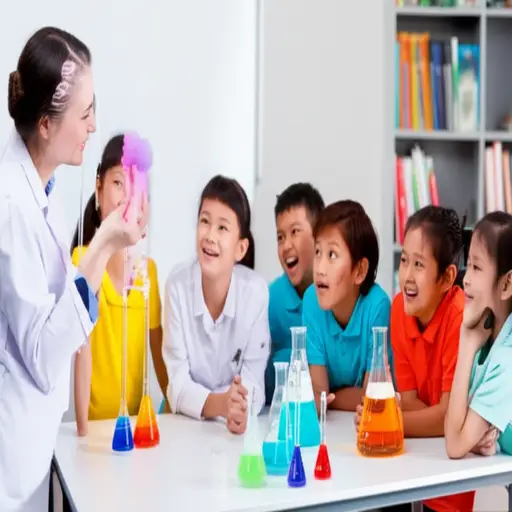 这个科学实验非常有趣，吸引了所有学生的注意力。