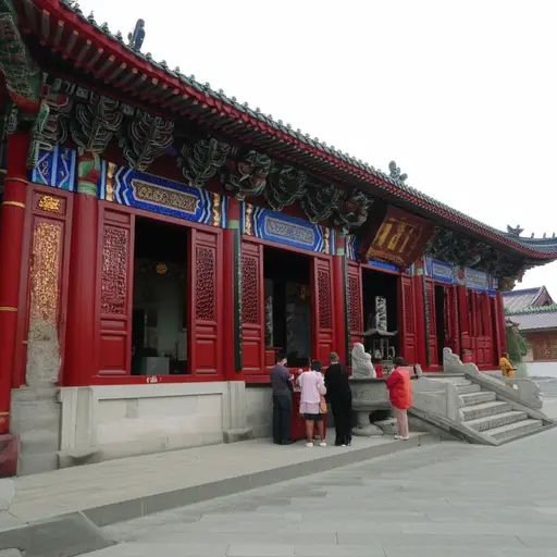 这座古老的寺庙是当地人心中的圣地。