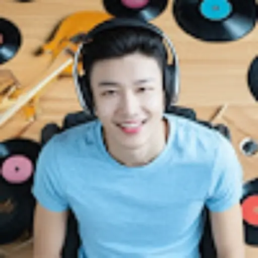 他对音乐有着强烈的兴趣。