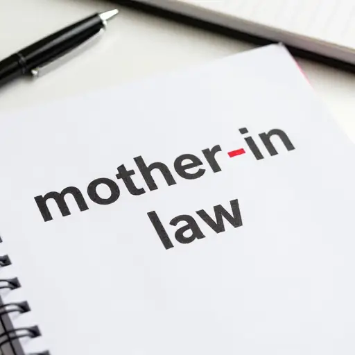 连字符用于连接像'mother-in-law'这样的复合词。