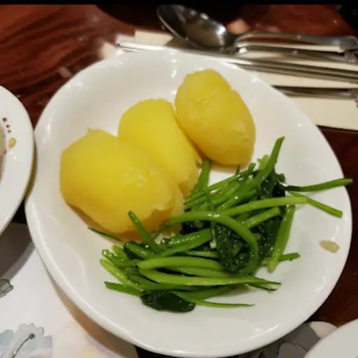 晚餐我们吃了煮土豆。