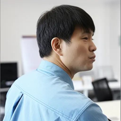 当我提到那个提议时，他只是轻蔑地哼了一声就走开了。