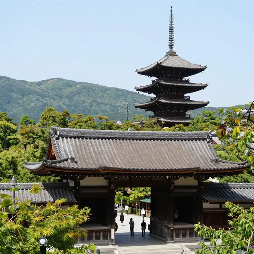我们在京都参观了一座佛教寺庙。
