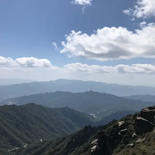 从山顶看到的景色绝对令人叹为观止。