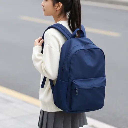 这个包很小但很重。