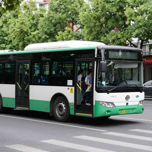 这辆公交车在下一个拐角停吗？