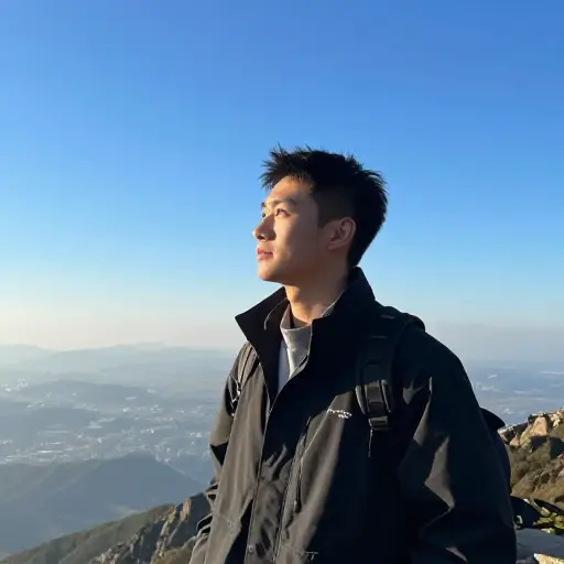 人们必须始终展望未来，努力在生活中进步。