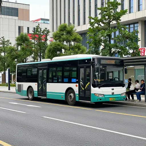 如果你不反对乘坐公共交通工具，我建议坐公交车。