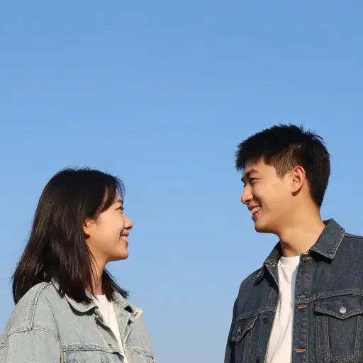 "今天天气真好，不是吗？" "我知道 - 希望它能持续。"