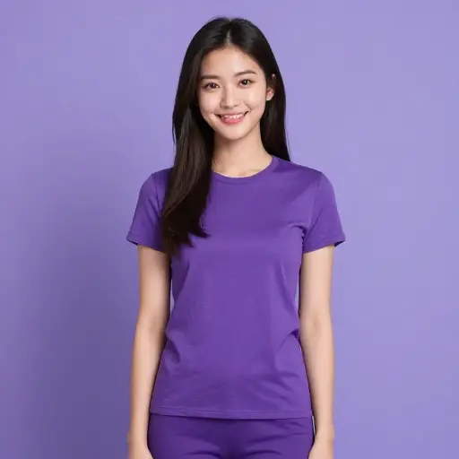 她最喜欢的颜色是紫色。
