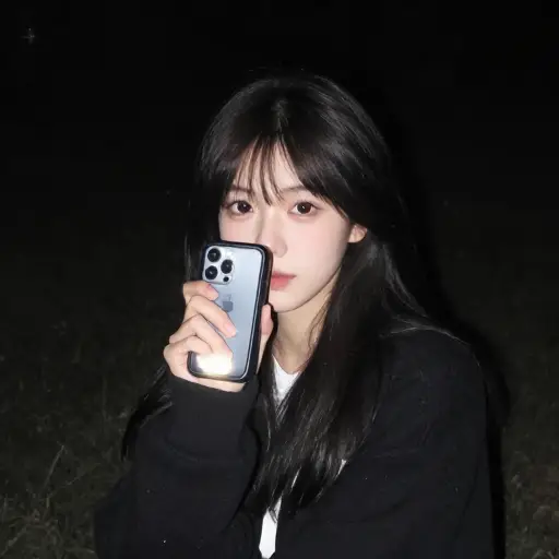 这里很暗，把闪光灯打开。