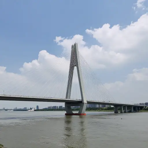 这座桥是现代建筑的奇迹。