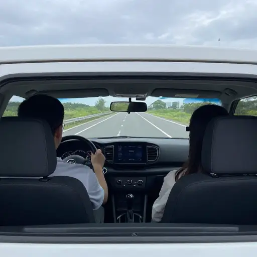这是一次长途旅行——我们为什么不轮流开车呢？