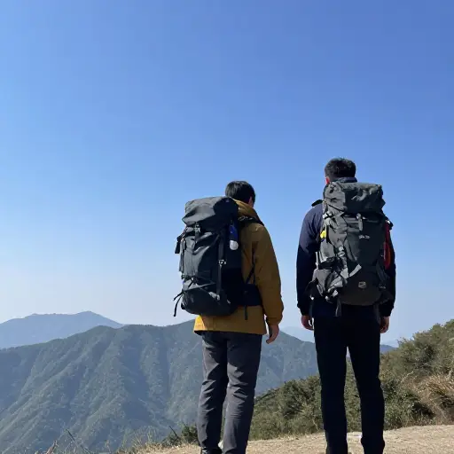 如果天气允许，我们明天去徒步。