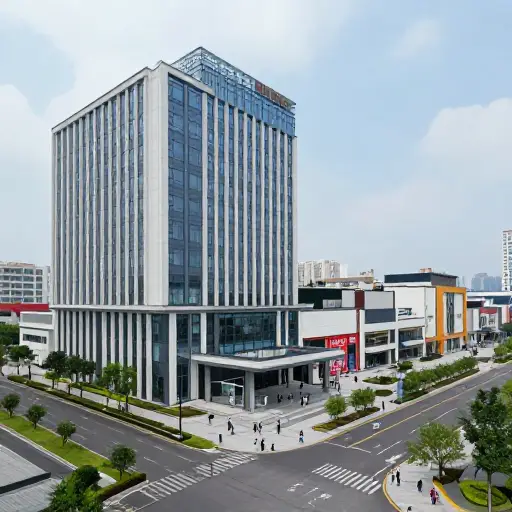 这家酒店便利地位于地铁站和购物中心附近。