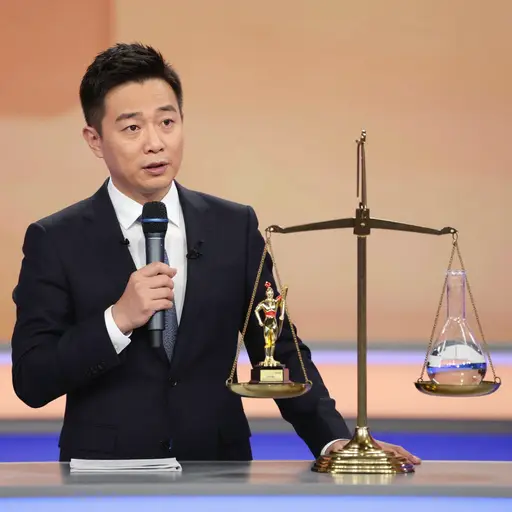 他的评论暗示运动员比科学家更应获得高薪。