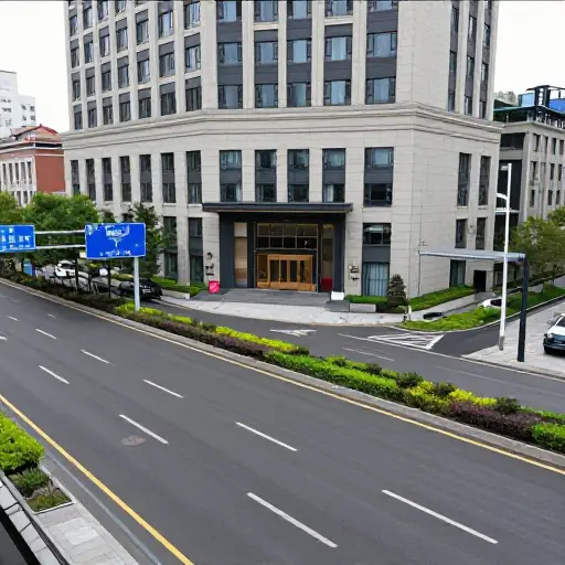 酒店就位于主干道附近，很容易找到。