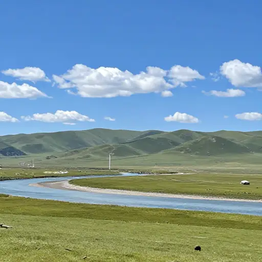 对我来说，这是一个非常美丽的国家，有着美得惊人的风景。
