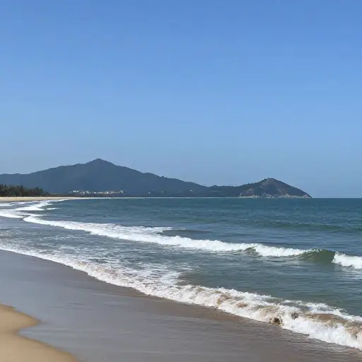 这个国家的海岸线绵延数千公里。