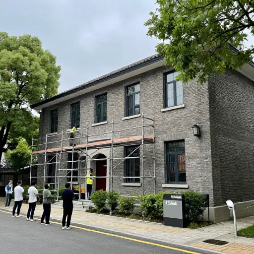 我们社区决定翻新历史图书馆以保留其魅力。