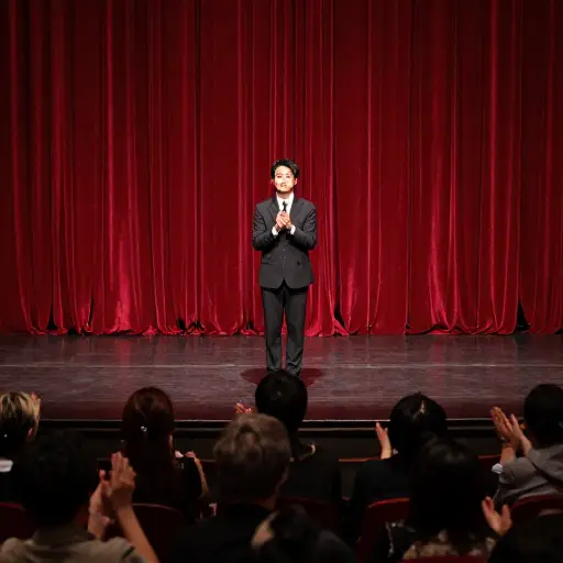 “断条腿”是一个用来祝愿某人好运的常用短语。